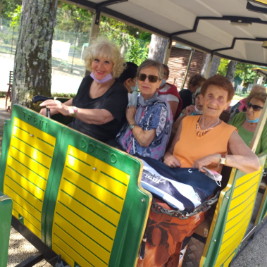 giro del parco termale di fiuggi con il trenino