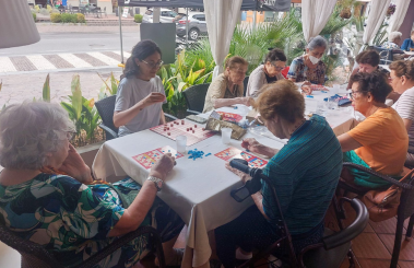 tombola con anna insieme a socializzare