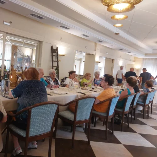 boario-terme-vacanze-per-anziani-a-tavola