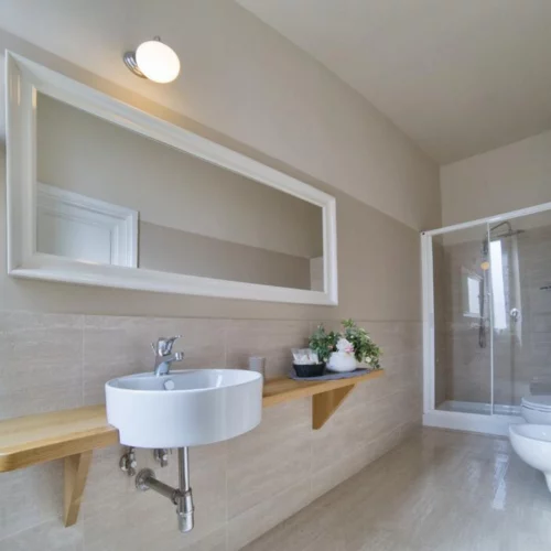 esempio di bagno in camera a fiuggi in hotel