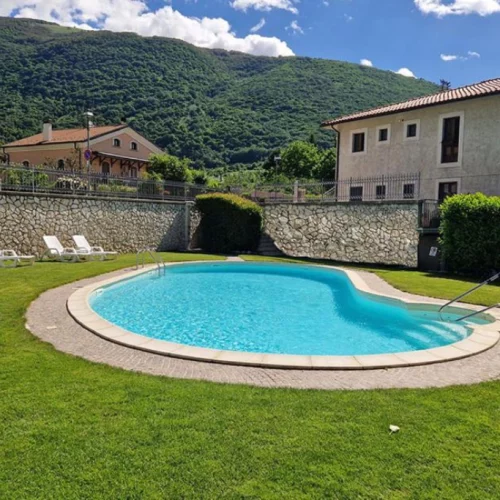 piscina villetta barrea